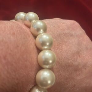 New faux pearl stretch bracelet